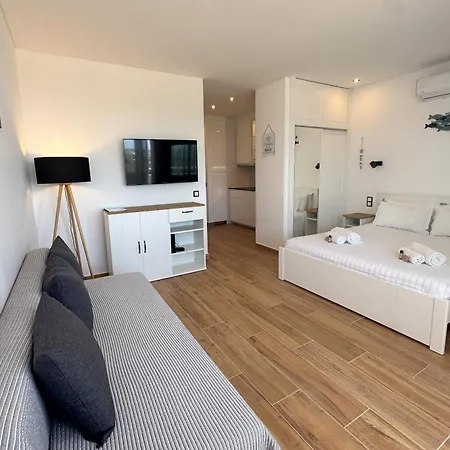 On Alvor's By Amcf *